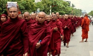 En-Birmanie-des-moines-demandent-l-expulsion-des-musulmans-Rohingyas_article_popin